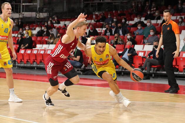 Ognjen Jaramaz Bayern Basketball, 10 in duel with Maodo Lo ALBA Berlin, 0 GER, FC Bayern Basketball vs ALBA Berlin, EuroLeague, season 2021 2022, 28 01 2022, GER, FC Bayern Basketball vs ALBA Berlin, EuroLeague, season 2021 2022, 28 01 2022, Munich Copyright: xEIBNER MarcelxEngelbrechtx EP_EER