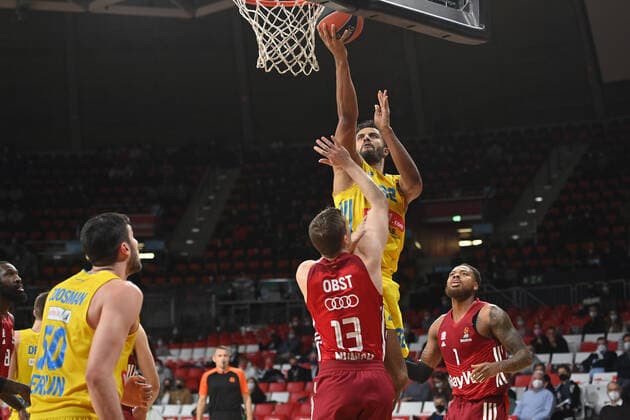 Johannes THIEMANN Berlin , action,duel against Andreas OBST FCB Basketball EuroLeague 23 Matchday FC Bayern Muenchen Alba Berlin on 28 01 2022 A U D I D O M E