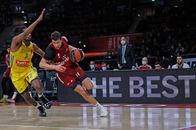 28 01 2022, Basketball Euroleague, FC Bayern Basketball vs Alba Berlin, Audi Dome Munich, Sports, in picture Jaleen Smith ALBA Berlin vs The Best Vladimir Lucic FCB Basketball