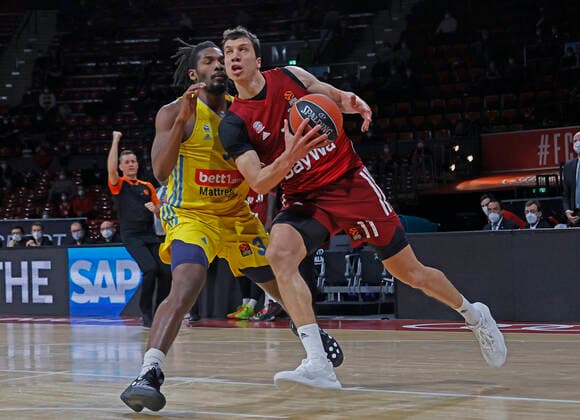 28 01 2022, Basketball Euroleague, FC Bayern Basketball vs Alba Berlin, Audi Dome Munich, Sports, in picture Jaleen Smith ALBA Berlin vs The Best Vladimir Lucic FCB Basketball