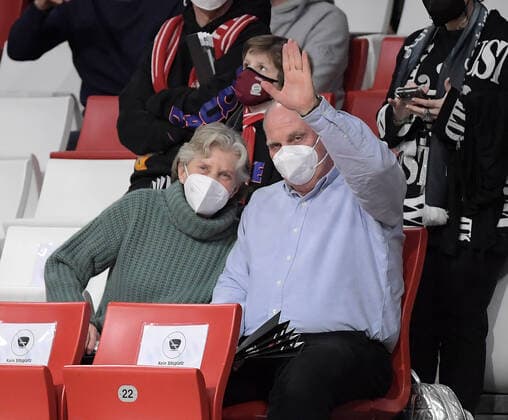 28 01 2022, xemx, basketball euroleague, FC Bayern Muenchen Alba Berlin emspor, v l Uli Hoeness FC Bayern Muenchen Muenchen
