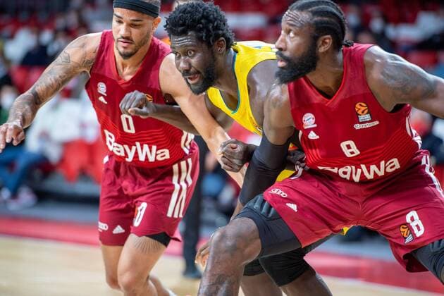 Bilder des Jahres 2022, Sport 01 Januar Sport Themen der Woche KW04 Nick Weiler-Babb 0 (FC Bayern), Christ Koumadje 21 (Alba Berlin), Othello Hunter 8 (FC Bayern), FC Bayern Basketball vs. Alba Berlin, easyCredit BBL, 28.01.2022 Muenchen Bayern Deutschland *** Nick Weiler Babb 0 FC Bayern , Christ Koumadje 21 Alba Berlin , Othello Hunter 8 FC Bayern , FC Bayern Basketball vs Alba Berlin, easyCredit BBL, 28 01 2022 Muenchen Bayern Germany Copyright: xkolbert-press UlrichxGamelx