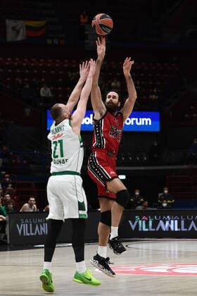 Db Milano 28 01 2022 - basket Eurolega AX Armani Exchange Olimpia Milano-Zalgiris Kaunas foto Daniele Buffa Image nella foto: Luigi Datome-Arturas Milaknis 