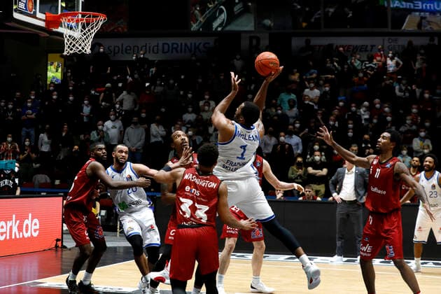 28 01 2022, easyCredit Basketball Bundesliga, BBL, season 2021 2022, men, Chemnitz Niners Fraport Skyliners Frankfurt Jamel McLean, Fraport Skyliners Frankfurt Chemnitz Messe Chemnitz Sachsen Germany