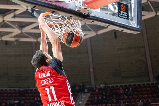 Vladimir Lucic 11 FC Bayern , Dunk, FC Bayern Basketball vs Alba Berlin, easyCredit BBL, 28 01 2022 Muenchen Bayern Germany Copyright: xkolbert-press UlrichxGamelx