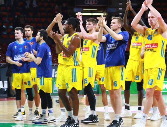 Alba team thanks the fans Basketball EuroLeague FC Bayern Muenchen vs Alba Berlin Audi Dome on 28 01 2022 PHOTO Mladen Lackovic LakoPress
