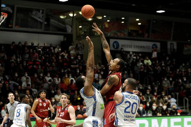 28 01 2022, easyCredit Basketball Bundesliga, BBL, season 2021 2022, men, Chemnitz Niners Fraport Skyliners Frankfurt Darion Atkins, Niners Chemnitz Chemnitz Fair Chemnitz Saxony Germany