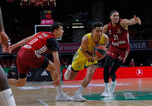 28 01 2022, Basketball Euroleague, FC Bayern Basketball vs Alba Berlin, Audi Dome Munich, Sports, in the picture Vladimir Lucic FCB Basketball and Maodo Lo ALBA Berlin vs Augustine Rubit FCB Basketball