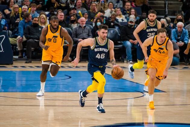Grizzlies Shooting Guard John Konchar controls the ball during a NBA, Basketball Herren, USA game between Memphis Grizzlies and Utah Jazz, at the FedEx Forum in Memphis, Tennessee, USA, 28 January 2022. Memphis Grizzlies vs. Utah Jazz !ACHTUNG: NUR REDAKTIONELLE NUTZUNG!  Copyright: xMATTHEWxA.xSMITHx AME2155 20220129-6b4bc28df5ed0d727c6b7cb999a7e289f2fecec0