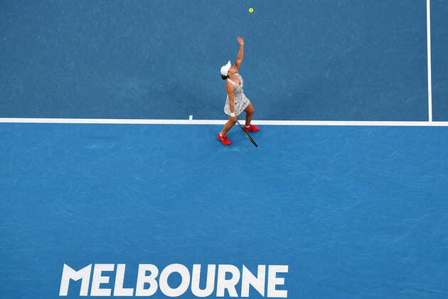TENNIS AUSTRALIAN OPEN, Ashleigh Barty of Australia serves during the Women?s singles final against Danielle Collins of the USA on Day 13 of the Australian Open, at Melbourne Park, in Melbourne, Saturday, January 29, 2022. ( NO ARCHIVING, EDITORIAL USE ONLY, NO USE IN BOOKS WITHOUT CONSENT MELBOURNE VIC AUSTRALIA  Copyright: xJAMESxROSSx 20220129001618068884