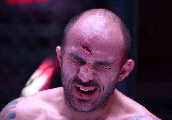 Bilder des Jahres 2022, Sport 01 Januar Sport Themen der Woche KW04 Sport Bilder des Tages GROZNY, CHECHEN REPUBLIC, RUSSIA - JANUARY 28, 2022: Carlos Eduardo of Brazil is seen after his bout against Adlan Ibragimov of Russia at ACA 135, an MMA tournament held by the Absolute Championship Akhmat, at Colosseum Sports Hall. Chingis Kondarov TASS  TS120904