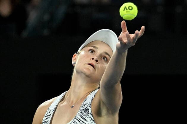 TENNIS AUSTRALIAN OPEN, Ashleigh Barty of Australia serves during the Women?s singles final against Danielle Collins of the USA on Day 13 of the Australian Open, at Melbourne Park, in Melbourne, Saturday, January 29, 2022. ( NO ARCHIVING, EDITORIAL USE ONLY, NO USE IN BOOKS WITHOUT CONSENT MELBOURNE VIC AUSTRALIA  Copyright: xDEANxLEWINSx 20220129001618076635