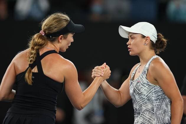 Mandatory Credit: Photo by Ella Ling Shutterstock (12778013bs) Ashleigh Barty celebrates victory in the Women s Singles Final against Danielle Collins Australian Open, Day Thirteen, Tennis, Melbourne Park, Melbourne, Australia - 29 Jan 2022 Australian Open, Day Thirteen, Tennis, Melbourne Park, Melbourne, Australia - 29 Jan 2022  Copyright: xEllaxLing Shutterstockx 12778013bs