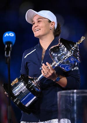 Mandatory Credit: Photo by James Gourley Shutterstock (12778010ca) Ashleigh Barty with the Daphne Akhurst Memorial Cup after victory in the Women s Singles Final Australian Open, Day Thirteen, Tennis, Melbourne Park, Melbourne, Australia - 29 Jan 2022 Australian Open, Day Thirteen, Tennis, Melbourne Park, Melbourne, Australia - 29 Jan 2022  Copyright: xJamesxGourley Shutterstockx 12778010ca