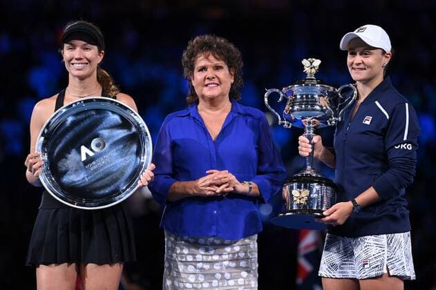 Mandatory Credit: Photo by James Gourley Shutterstock (12778010cf) Women s Singles champion Ashleigh Barty and runner-up Danielle Collins Australian Open, Day Thirteen, Tennis, Melbourne Park, Melbourne, Australia - 29 Jan 2022 Australian Open, Day Thirteen, Tennis, Melbourne Park, Melbourne, Australia - 29 Jan 2022  Copyright: xJamesxGourley Shutterstockx 12778010cf