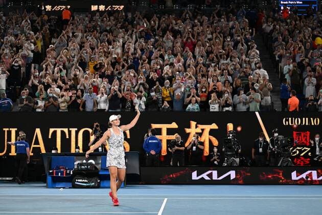 Mandatory Credit: Photo by James Gourley Shutterstock (12778010dq) Ashleigh Barty celebrates victory in the Women s Singles Final Australian Open, Day Thirteen, Tennis, Melbourne Park, Melbourne, Australia - 29 Jan 2022 Australian Open, Day Thirteen, Tennis, Melbourne Park, Melbourne, Australia - 29 Jan 2022  Copyright: xJamesxGourley Shutterstockx 12778010dq