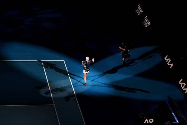 TENNIS AUSTRALIAN OPEN, Ashleigh Barty of Australia takes a lap of honour after wionning the Women?s singles final against Danielle Collins of the USA on Day 13 of the Australian Open, at Melbourne Park, in Melbourne, Saturday, January 29, 2022. ( NO ARCHIVING, EDITORIAL USE ONLY, NO USE IN BOOKS WITHOUT CONSENT MELBOURNE VIC AUSTRALIA  Copyright: xJAMESxROSSx 20220129001618090257
