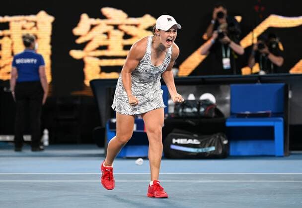 Mandatory Credit: Photo by James Gourley Shutterstock (12778010du) Ashleigh Barty celebrates victory in the Women s Singles Final Australian Open, Day Thirteen, Tennis, Melbourne Park, Melbourne, Australia - 29 Jan 2022 Australian Open, Day Thirteen, Tennis, Melbourne Park, Melbourne, Australia - 29 Jan 2022  Copyright: xJamesxGourley Shutterstockx 12778010du