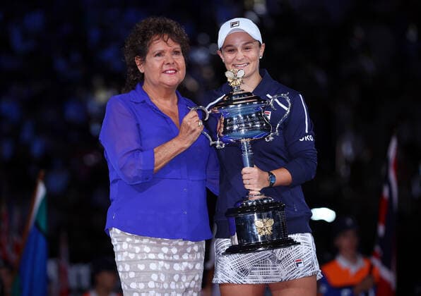 Mandatory Credit: Photo by Ella Ling Shutterstock (12778013cd) Ashleigh Barty is presented with the Daphne Akhurst Memorial Cup by Evonne Goolagong Cawley after victory in the Women s Singles Final Australian Open, Day Thirteen, Tennis, Melbourne Park, Melbourne, Australia - 29 Jan 2022 Australian Open, Day Thirteen, Tennis, Melbourne Park, Melbourne, Australia - 29 Jan 2022  Copyright: xEllaxLing Shutterstockx 12778013cd