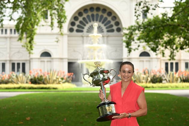 ASHLEIGH BARTY AUSTRALIAN OPEN 2022, Ashleigh Barty of Australia poses for a photograph with the Daphne Akhurst Memorial Cup during a media opportunity a day after winning the Women?s singles final of the Australian Open tennis tournament in Melbourne, Sunday, January 30, 2022. ( NO ARCHIVING, EDITORIAL USE ONLY, NO USE IN BOOKS WITHOUT CONSENT MELBOURNE VIC AUSTRALIA  Copyright: xDEANxLEWINSx 20220130001618285209