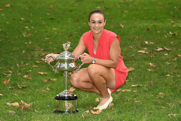 ASHLEIGH BARTY AUSTRALIAN OPEN 2022, Ashleigh Barty of Australia poses for a photograph with the Daphne Akhurst Memorial Cup during a media opportunity a day after winning the Women?s singles final of the Australian Open tennis tournament in Melbourne, Sunday, January 30, 2022. ( NO ARCHIVING, EDITORIAL USE ONLY, NO USE IN BOOKS WITHOUT CONSENT MELBOURNE VIC AUSTRALIA  Copyright: xDEANxLEWINSx 20220130001618285411