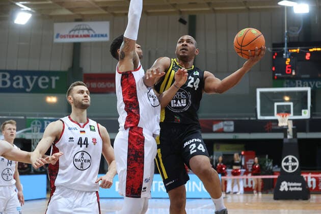 Jonathan William Kirchheim 24 , Bayer Giants Leverkusen vs VfL Kirchheim Knights, Basketball, 2 Bundesliga, 22 Spieltag, 29 01 2022, Bayer Giants Leverkusen vs VfL Kirchheim Knights, Basketball, 2 Bundesliga, 22 Spieltag, 29 01 2022, Photo EIBNER Joerg Niebergall Leverkusen Copyright: xJoergxNiebergall Eibner-Pressefox EP_JNL