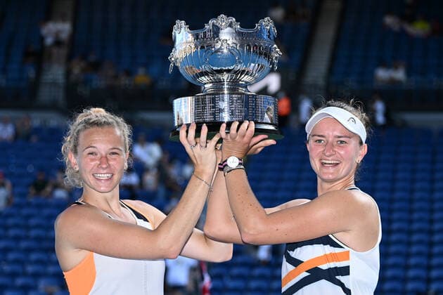 TENNIS AUSTRALIAN OPEN, Barbora Krejcikova (right) and Katerina Siniakova (left) of Czech Republic with the trophy following their win in the women?s doubles final against Anna Danilina of Kazakhstan and Beatriz Haddad Maia of Brazil on Day 14 of the Australian Open at Melbourne Park in Melbourne, Sunday, January 30, 2022. ( NO ARCHIVING, EDITORIAL USE ONLY, NO USE IN BOOKS WITHOUT CONSENT MELBOURNE VIC AUSTRALIA  Copyright: xDAVExHUNTx 20220130001618387037