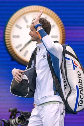 Mandatory Credit: Photo by James Gourley Shutterstock (12778011am) Daniil Medvedev walks onto court ahead of the Men s Singles final Australian Open, Day Fourteen, Tennis, Melbourne Park, Melbourne, Australia - 30 Jan 2022 Australian Open, Day Fourteen, Tennis, Melbourne Park, Melbourne, Australia - 30 Jan 2022  Copyright: xJamesxGourley Shutterstockx 12778011am
