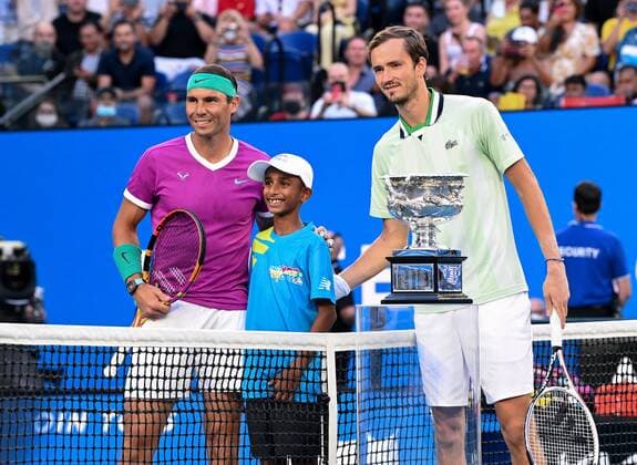 Mandatory Credit: Photo by James Gourley Shutterstock (12778011cr) Rafael Nadal and Daniil Medvedev ahead of the Men s SIngles final Australian Open, Day Fourteen, Tennis, Melbourne Park, Melbourne, Australia - 30 Jan 2022 Australian Open, Day Fourteen, Tennis, Melbourne Park, Melbourne, Australia - 30 Jan 2022 Copyright: xJamesxGourley Shutterstockx 12778011cr