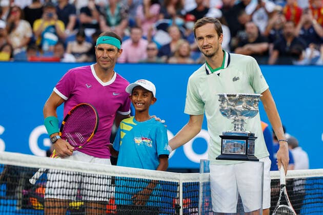 Daniil Medvedev and Rafael Nadal before the start of play at the net, final, final Tennis Australian Open 2022 Grand Slam Melbourne Park Melbourne Victoria Australia 30 January 2022 Copyright: xJuergenxHasenkopfx