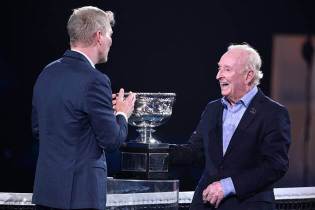 TENNIS AUSTRALIAN OPEN, Former tennis greats Jim Courier and Rod Laver with the Norman Brooks Challenge Cup before the men?s singles final between Rafael Nadal of Spain and Daniil Medvedev of Russia on Day 14 of the Australian Open at Melbourne Park in Melbourne, Sunday, January 30, 2022. ( NO ARCHIVING, EDITORIAL USE ONLY, NO USE IN BOOKS WITHOUT CONSENT MELBOURNE VIC AUSTRALIA  Copyright: xDAVExHUNTx 20220130001618419466