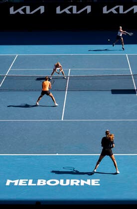 (220130) -- MELBOURNE, Jan. 30, 2022 -- Katerina Siniakova (up L) Barbora Krejcikova of the Czech Republic compete during the women s doubles final match against Anna Danilina of Kazakhstan Beatriz Haddad Maia of Brazil at Australian Open in Melbourne, Australia, on Jan. 30, 2022. ) (SP)AUSTRALIA-MELBOURNE-TENNIS-AUSTRALIAN OPEN-WOMEN S DOUBLES-FINAL BaixXuefei 