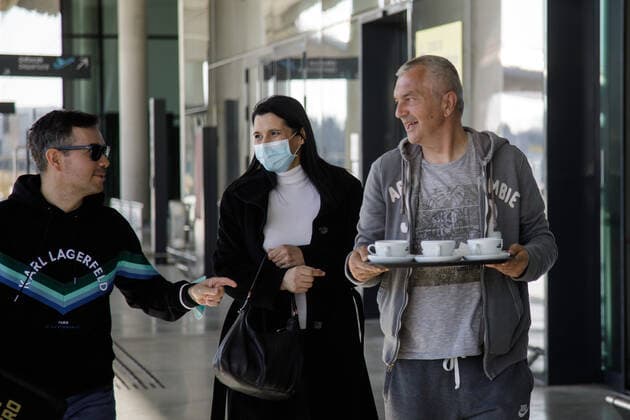 Australian Open junior winner Petra Marcinko has returned home Vjeko and Ivana Marcinko, parents of Petra Marcinko, can be seen at the airport in Zagreb, Croatia on January 30, 2022. Young tennis player Petra Marcinko, who won the junior title at the first Grand Slam tournament of this season, has returned home to the Australian Open. She was greeted at the airport by family and friends. DavorxPuklavec PIXSELL