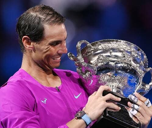 Mandatory Credit: Photo by James Gourley Shutterstock (12778011fz) Rafael Nadal celebrates victory in the Men s Singles final with the Norman Brookes Challenge Cup Australian Open, Day Fourteen, Tennis, Melbourne Park, Melbourne, Australia - 30 Jan 2022 Australian Open, Day Fourteen, Tennis, Melbourne Park, Melbourne, Australia - 30 Jan 2022 Copyright: xJamesxGourley Shutterstockx 12778011fz