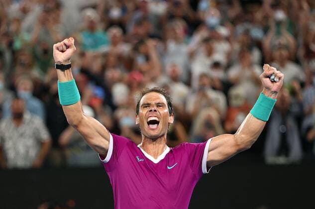Mandatory Credit: Photo by Ella Ling Shutterstock (12778014dw) Rafael Nadal celebrates victory in the Men s Singles final Australian Open, Day Fourteen, Tennis, Melbourne Park, Melbourne, Australia - 30 Jan 2022 Australian Open, Day Fourteen, Tennis, Melbourne Park, Melbourne, Australia - 30 Jan 2022 Copyright: xEllaxLing Shutterstockx 12778014dw