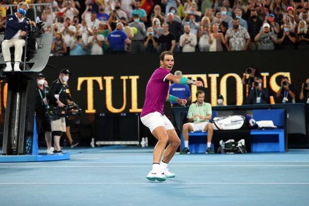 Mandatory Credit: Photo by Ella Ling Shutterstock (12778014ed) Rafael Nadal celebrates victory in the Men s Singles final Australian Open, Day Fourteen, Tennis, Melbourne Park, Melbourne, Australia - 30 Jan 2022 Australian Open, Day Fourteen, Tennis, Melbourne Park, Melbourne, Australia - 30 Jan 2022  Copyright: xEllaxLing Shutterstockx 12778014ed