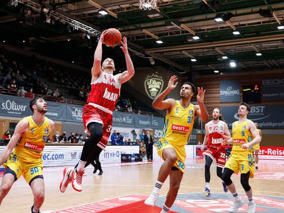 30 01 2022, basketball, BBL, main round, s Oliver Wuerzburg Alba Berlin, GER, Wuerzburg, tectake Arena picture v, li Felix Hoffmann s Oliver Wuerzburg and Johannes Thiemann ALBA BERLIN Copyright: HMBxMedia xHeikoxBecker