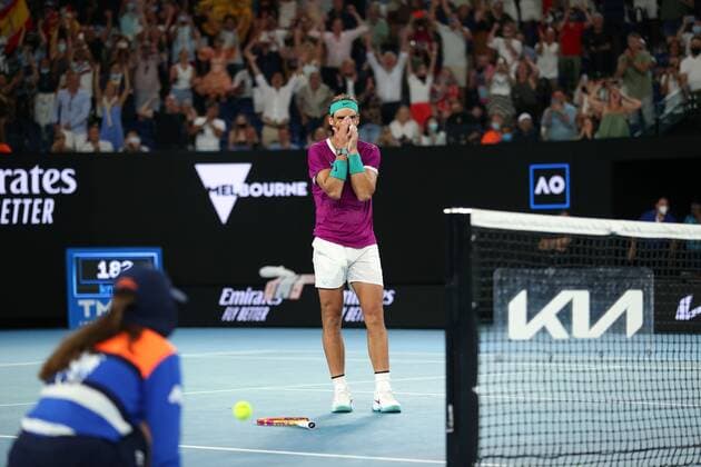 Mandatory Credit: Photo by Ella Ling Shutterstock (12778014fe) Rafael Nadal celebrates victory in the Men s Singles final Australian Open, Day Fourteen, Tennis, Melbourne Park, Melbourne, Australia - 30 Jan 2022 Australian Open, Day Fourteen, Tennis, Melbourne Park, Melbourne, Australia - 30 Jan 2022 Copyright: xEllaxLing Shutterstockx 12778014fe