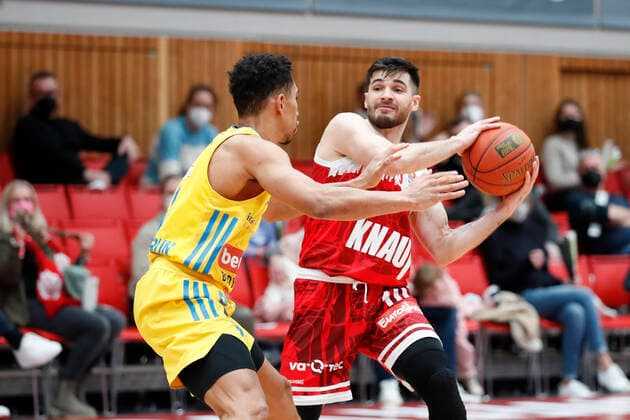30 01 2022, skin round 2021 22, 19 matchday, s Oliver Wuerzburg vs ALBA Berlin, easyCredit BBL, 19 matchday, GER, Wuerzburg, tectake ARENA, picture v li Maodo Lo ALBA BERLIN vs Luciano Parodi s Oliver Wuerzburg Copyright: HMBxMedia xHeikoxBecker