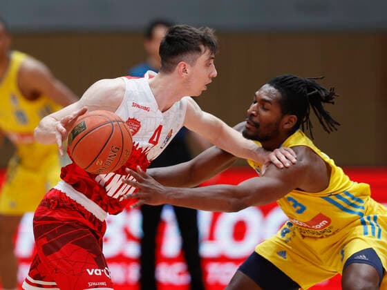 30 01 2022, basketball, BBL, main round, s Oliver Wuerzburg Alba Berlin, GER, Wuerzburg, tectake Arena picture v, li Julius Boehmer s Oliver Wuerzburg and Jaleen Smith ALBA BERLIN Copyright: HMBxMedia xHeikoxBecker