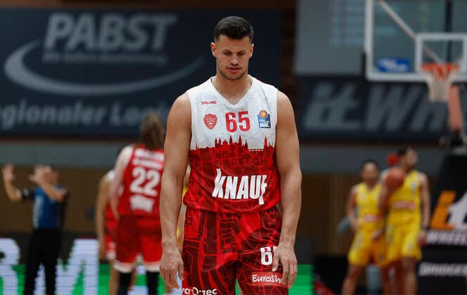 30 01 2022, basketball, BBL, main round, s Oliver Wuerzburg Alba Berlin, GER, Wuerzburg, tectake Arena picture v, li Disappointed Filip Stanic s Oliver Wuerzburg Copyright: HMBxMedia xHeikoxBecker