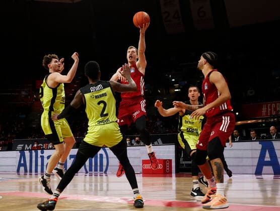 30 01 2022, basketball, BBL FC Bayern Basketball vs Bayreuth, Audi Dome Munich, sports, in picture Kay Bruhnke Bayreuth , Sacar Anim Bayreuth , Andreas Obst FCB Basketball , Philip Jalalpoor Bayreuth and Nick Weiler Babi FCB Basketball