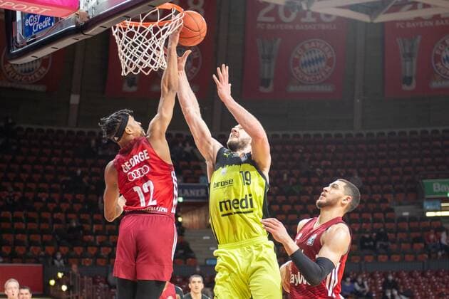 Jason George 12 FC Bayern , Martynas Sajus 19 medi Bayreuth , FC Bayern Basketball vs medi Bayreuth, easyCredit BBL, 30 01 2022 Muenchen Bayern Germany Copyright: xkolbert-press UlrichxGamelx