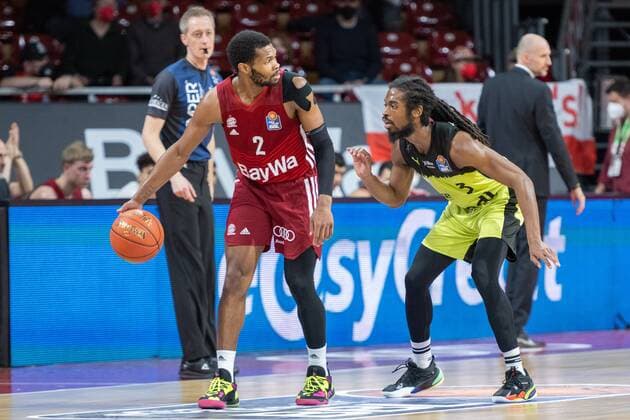 Corey Walden 2 FC Bayern , Marcus Thornton 3 medi Bayreuth , FC Bayern Basketball vs medi Bayreuth, easyCredit BBL, 30 01 2022 Muenchen Bayern Germany Copyright: xkolbert-press UlrichxGamelx