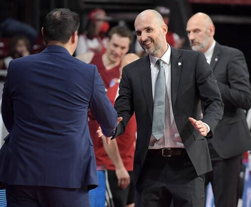 30 01 2022, xemx, Basketball BBL Bundesliga, FC Bayern Muenchen Basketball medi Bayreuth emspor, v l Head Coach Mauricio Parra medi Bayreuth Assistant Coach Slaven Rimac FC Bayern Basketball Muenchen