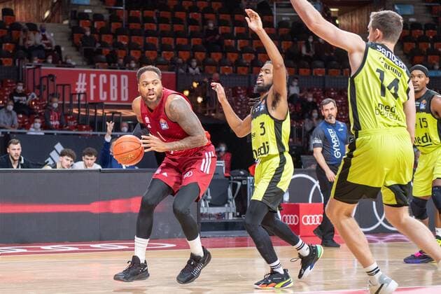 Thomas Deshaun 1 FC Bayern , Marcus Thornton 3 medi Bayreuth , FC Bayern Basketball vs medi Bayreuth, easyCredit BBL, 30 01 2022 Muenchen Bayern Germany Copyright: xkolbert-press UlrichxGamelx