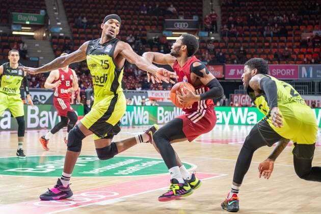 Terry Allen 15 medi Bayreuth , Corey Walden 2 FC Bayern , FC Bayern Basketball vs medi Bayreuth, easyCredit BBL, 30 01 2022 Muenchen Bayern Germany Copyright: xkolbert-press UlrichxGamelx