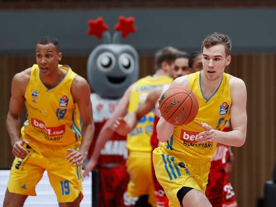 30 01 2022, basketball, BBL, main round, s Oliver Wuerzburg Alba Berlin, GER, Wuerzburg, tectake Arena picture v, li Malte Delow ALBA BERLIN Copyright: HMBxMedia xHeikoxBecker
