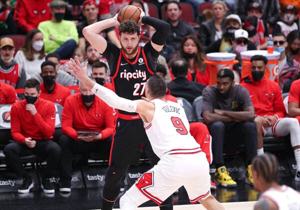 CHICAGO, IL - JANUARY 30: Chicago Bulls center Nikola Vucevic (9) posts up against Portland Trail Blazers center Jusuf Nurkic (27) during a NBA, Basketball Herren, USA game between the Portland Trail Blazers and the Chicago Bulls on January 30, 2022 at the United Center in Chicago, IL. (Photo by Melissa Tamez Icon Sportswire) NBA: JAN 30 Trail Blazers at Bulls Icon22013049