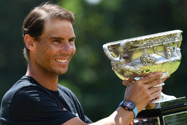 RAFAEL NADAL AUSTRALIAN OPEN 2022, Rafael Nadal of Spain poses for a photograph with the Norman Brookes Challenge Cup in Melbourne, Monday, January 31, 2022. Nadal won a record 21st Grand Slam and his second Australian Open title on Sunday after a thrilling five set victory over Daniil Medvedev of Russia. ( NO ARCHIVING, EDITORIAL USE ONLY, NO USE IN BOOKS WITHOUT CONSENT MELBOURNE VICTORIA AUSTRALIA  Copyright: xJOELxCARRETTx 20220131001618641871